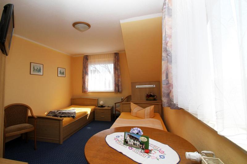 Familienhotel Zur Linde Panschwitz-Kuckau エクステリア 写真
