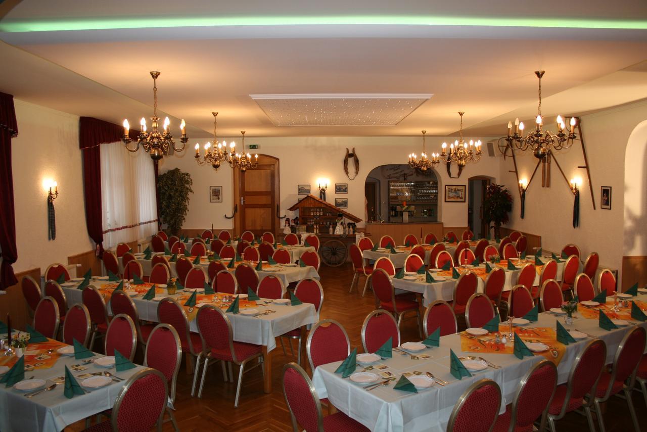 Familienhotel Zur Linde Panschwitz-Kuckau エクステリア 写真