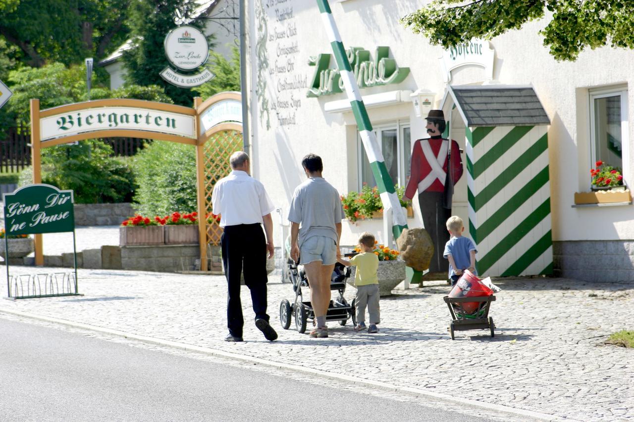 Familienhotel Zur Linde Panschwitz-Kuckau エクステリア 写真